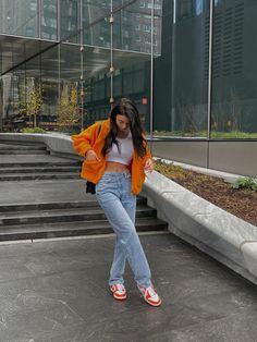 Outfit Ideas With Orange Dunks, Fall Outfits With Nike Dunks, Woman Dunk Low Outfit, Colored Dunks Outfit, Nike Syracuse Outfit, White And Orange Sneakers Outfit, Boyfriend Jeans And Dunks, Cute Outfits With Dunk Lows, Orange Low Dunks Outfit