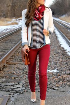 Look com calça vermelha ☆ Cute Work Outfits, Chique Outfits, Red Pants, Business Outfit, Work Outfits Women, White Blazer