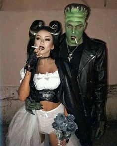 #halloween #halloweencostumes #halloweencostume #halloweenmakeup #halloweenparty #cosplay #halloweendecor #happyhalloween #costume #halloweenvibes #halloweentime #costumes #halloweendecorations #halloweenideas #halloweenmakeupideas #halloweenart #halloweenfun #trickortreat #halloweeniscoming #spooky #halloweennight #spookyseason #halloweenhorrornights #halloweennails #halloweeneveryday #halloweenlook #horror #halloweencostumeideas #october #halloweentreats Unique Couple Halloween Costumes, Funny Couple Halloween Costumes, Best Couples Costumes, Cute Couple Halloween, Halloween Parejas