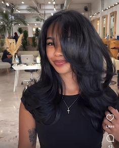 Haircut Styles Shoulder Length, Balayage Hair Natural Curls, Black Women Layers Hairstyles, Vintage Haircut Women Long, Black Haircut Women Long, Medium Black Layered Hair, Long Bangs Black Women, Black Hair Blowout Styles, Black Hair Layers Curtain Bangs