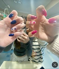 Matching Bsf Nails French Tip, Two Different Nails On Each Hand, Friend Nails Matching, Nails Twins, 2 Different Color Nails On Each Hand