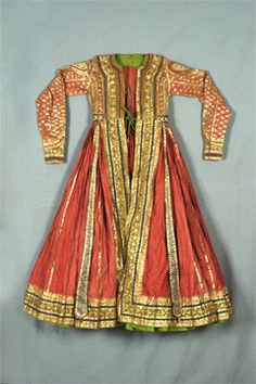 Mughal Costumes, Long Outer, Miniature Paintings, Desi Clothes, Embroidery Suits Design, Indian Wedding Outfits, Pakistani Dress Design, Anarkali Suits, Kinds Of Clothes