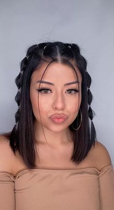 Hair Cute Style Girl, Short Hair Styles Trendy, Short Hairstyles Trendy, Cute Hairstyles For Short Hair With Clip, Small Hair Styling, Pinterest Girl Hair, Trendy Hair Styles For Short Hair, Hairstyle For Small Hair, Easy And Cute Hairstyles For Short Hair