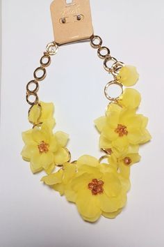 Large Yellow Flower Statement Necklace Set 18" + 3" extender Pierced Post, plastic, beaded, hammered gold tone Peace Love Happiness, Flower Statement Necklace, Peach Love, Trendy Fashion Jewelry, Black Art Pictures, Hammered Gold, Rhinestone Wedding, Statement Necklaces, Yellow Flower