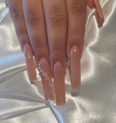 Nude Baddie Nails, Best Winter Nail Colors, Winter Nail Colors, Facebook Ads Campaign, Ads Campaign, Instagram Advertising, Long Acrylic Nail Designs, Baddie Nails, Marketing Instagram