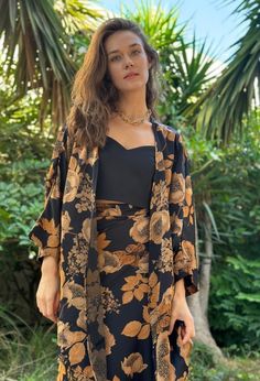 Floral Patterned Black Satin Kimono For Women, Knee Length by YaelAdmoni.  -------------------- Floral print kimono comes with 3/4 sleeves, that will upgrade any look.   Made of satin fabric  One size fits all Luxury Floral Print Kimono For Fall, Short Kimono Robe, Printed Kimono, Floral Print Kimono, Satin Noir, Black Kimono, Satin Kimono, Kimono Pattern, Short Kimono