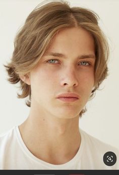 Middle Part Hair Men, Mens Mid Length Hairstyles, Middle Part Hair, Part Hair, Korean Haircut, Middle Part Hairstyles, Chin Length Hair, Midlength Haircuts, Hairstyles For Men