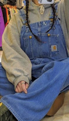 Lazy 90s Outfit, Outfit Inspo With Overalls, Youthful Aesthetic Outfits, Vintage Womens Fashion Aesthetic, Childhood Aesthetic Outfits, Gracecore Outfits, Ceramics Class Outfit, Colorful Turtleneck Outfit, Indie 80s Outfits