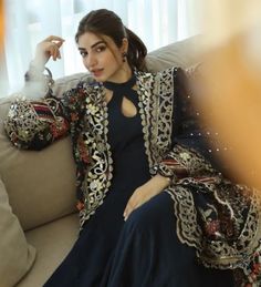 Kinza Hashmi, Bridesmaid Saree, Makeup Looks, Saree, Velvet, India, Makeup, Dresses, Quick Saves