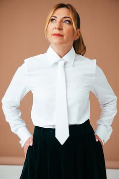 Fitted Button-up Professional Blouse, Fitted Button-up Blouse For Professionals, Professional Fitted Button-up Blouse, Classic Fitted Blouse For Office, Classic Fitted Office Blouse, Fitted Professional Blouse, Fitted Professional Business Blouse, Elegant Slim Fit Blouse For Work, Professional White Shirt For Office