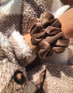 Brown Scrunchie Aesthetic, Choco Girl, Brown Scrunchie, Business Vision, Creative Gift Wraps, Gift Wraps