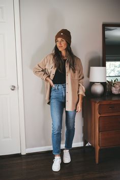 dinner outfits black women fall Grunge Mom Outfits, Substitute Outfits, Mom Fits, Wfh Outfits, Shacket Outfit, Winter Styling, Jeans Outfit Fall, Comfortable Chic, Teaching Outfits