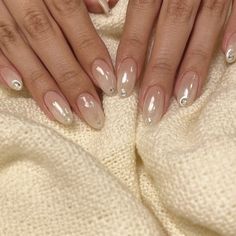 French Manicure Acrylic Nails, Hello Nails, Gel Nails Diy, Minimal Nails, Casual Nails, Really Cute Nails, Pretty Gel Nails, Minimalist Nails, Classy Nails