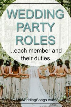 the words wedding party roles each member and their duties are in front of a group of brides