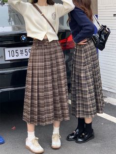 2Colors SML High Waist Vintage Long Pleated skirt women 2023 Spring Preppy Style Girls Plaid A-Line Plaid Pleated Maxi Skirt Outfit, Checkered Long Skirt Outfit, Styling A Plaid Skirt, Pleated Maxi Skirt Outfit, Preppy Style Girls, Preppy Girl Style, Long Pleated Skirt, Long Skirt Outfits, Maxi Skirt Outfits