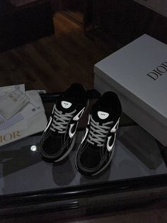 Christian Dior B23 Sneaker Black For Men CD Check more at https://luxurbags.com/products/chrstn-dr-b23-sneaker-black-for-men-cd/ New House Essentials, Graphic Aesthetic, White Mesh, New House, Black Fits, Lace Tops, Sneakers Black, Adidas Shoes