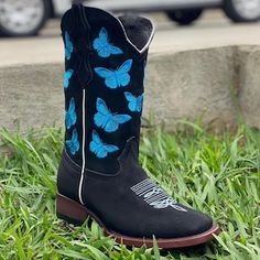 Western Embroidered Boots For Summer, Embroidered Western Boots For Summer, Embroidered Western Summer Boots, Traditional Spring Boots, Traditional Fitted Boots For Spring, Mexican Boots, South Gate, Square Toe Boots, Western Cowgirls