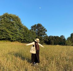 Mode Abaya, Scenery Nature, Country Side, Beautiful Scenery Nature, Aesthetic Girl, Dream Life, Places To Visit, Instagram Posts