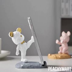 Cute Nordic Style Dimensional Bear Phone Stand Polymer Clay Phone Stand, Soft Plushies, Weird Furniture, Butterfly Art Painting, Diy Air Dry Clay, Sculpture Art Clay