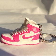 Brand New! Selling Fast Feel Free To Bundle! Nike Shoe Keychain (1) Colors: Pink/White Nike Shoe Keychain, Dunks Keychain, Shoe Keychains, Car Keychain Ideas, Nike Lanyard, Shoe Keychain, Maroon Nike, Keychain Pink, Nike Flight