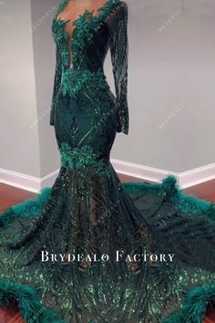 Metallic Emerald Green Dress, Different Color Prom Dresses, Black And Teal Prom Dress, Pretty Prom Dresses Green, Poison Ivy Prom Dress, Prom Dress Extravagant, Sage Green Prom Dress Black Women, Army Green Prom Dress, Prom Dresses 2024 Green