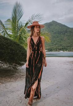 Beautiful tie and dye beach dress, backless, Halter, ties at the back of neck, elastic waist band. Black and orange  Tie Dye Rayon Dress One Size Summer Tie Dye, Goddess Dress, Bridal Shower Dress, Dye Dress, Dress Beach, Maxi Robes, Tie And Dye, Tie Dye Dress, Dyed Dress