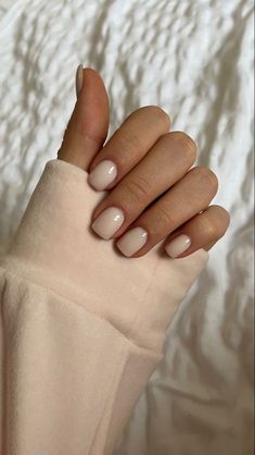 Short Nails Shellac, Square Oval Nails, Square Gel Nails, Rounded Acrylic Nails, Hard Gel Nails, Milky Nails, Plain Nails, Squoval Nails, Formal Nails