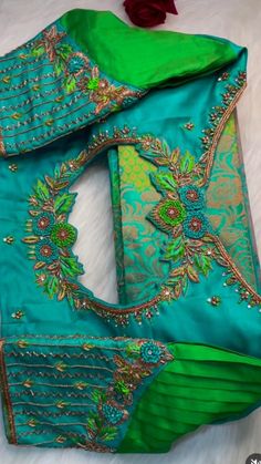 Exclusive Blouse Designs, Green Blouse Designs, Patch Work Blouse Designs, Latest Bridal Blouse Designs, Boat Neck Blouse Design, Best Blouse Designs, Latest Blouse Designs Pattern, Aari Blouse, Traditional Blouse Designs