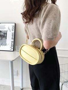 Olivia Mark - Bolso circular con cremallera y abalorios decorativos - Carteras de mujer Bead Decor, Circle Bag, Plain Style, Chloe Marcie, Bag Women, Olivia Mark, Yellow Color, For Love, Saddle Bags