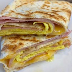 Wrap Aesthetic Food, Egg And Cheese Tortilla Wrap, Egg And Cheese Wrap, Wrap Aesthetic, Croissants Breakfast, Breakfast Wraps Recipes, Eggs Cheese Breakfast, Wraps Recipes Easy, Egg Tortilla