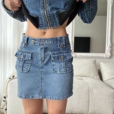 90s vintage denim mini skirt with cargo pocket details - 28 inch waist - Model is 32D/26 waist/5ft Skirt Cargo, Y2k Western, Mini Rock, Skirt Y2k, Jean Vintage, Cargo Pocket, Jeans Rock, Cargo Jeans, Denim Mini