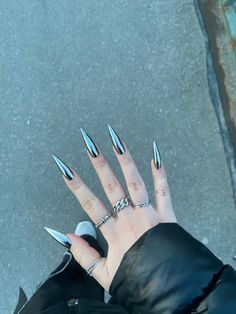 Sharp Acrylic Nails, Goth Stiletto Nails, Romantic Nail Art, Long Stiletto Nails, Nails Chrome, Sharp Nails, Pointy Nails, Hilarious Tweets, Punk Nails