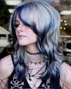 Fun Dyed Hair, Blonde And Blue Hair, Hair Streaks, Dyed Hair Inspiration, Dye Ideas, Hair Inspiration Short, Punk Hair, Pretty Hair Color, Funky Hairstyles