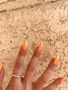 Spring Nails 2024 Orange, Orange Hailey Bieber Nails, Tangerine Chrome Nails, Orange Dreamsicle Nails, Orange Chrome Almond Nails, Pastel Orange Chrome Nails, White Nails Round Shape, Orange With Chrome Nails, Orange Nail Aesthetic