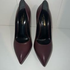 Composition: 100% Calf Leather. Leather Lining, Insole, Sole. Pointed Toe. Excellent Condition Dust Bag Saint Laurent Paris, Saint Laurent Shoes, Platform Pumps, Color Purple, Shoes Women Heels, Calf Leather, Saint Laurent, Shoes Heels, Dust Bag