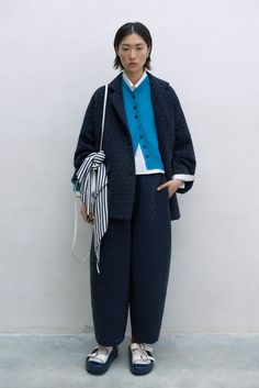 Winter 2025 Outfits, Galicia Spain, Quoi Porter, Merino Wool Cardigan, Mood Board Fashion, Lightweight Cardigan, Wool Cardigan, Mode Style, Japanese Fashion