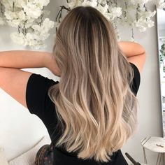 Almond Blonde Hair Balayage, Balayage With Root Shadow, Balayage Hair Blonde Light Roots, Shadow Root Balayage Blonde, Root Shadow Highlights, Level 6 Root Balayage, Beige Blonde Hair Root Smudge, Full Blonde Highlights With Shadow Root, Neutral Blonde Shadow Root