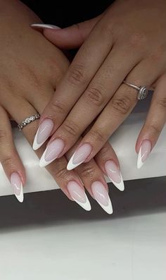 College Nails Ideas Almond, Long Almond White French Tip Nails, White On White French Almond Nails, New York Aesthetic Nails, Birthday Nail Inspo Almond, Classy Nails Almond Shape, Almond Nails Pink French Tip, Almond Nails Sparkle, Almond Nails Inspo Aesthetic