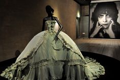 Marquise Masquée, Galliano for Dior, 1998 Luisa Casati, Wealthy Women, Most Beautiful Images, Dior Haute Couture, Gothic Wedding, Historical Dresses, It Girl, Marchesa