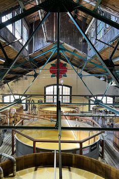 A view of the bourbon-making process at the Four Roses Distillery under the architectural trusses. Aesthetic Restaurant Interior, Industrial Style Interior Design, Interior Design Styles Guide, Bourbon Distillery, Interior Design Bar, Four Roses Bourbon, Design Style Guide, Interior Design Hotel, Interior Design Hospitality