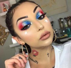 Patriotic Makeup Eye, 4th Of July Makeup Ideas, 4th Of July Makeup Looks, July Makeup Ideas, 4th Of July Face Paint, Patriotic Makeup, Makeup Ideas Looks, Holiday Eye Makeup, July Makeup