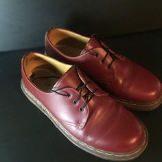 These sturdy and well made black Air wear leather shoes are in great condition. Soles and insoles barely worn. Beautiful shiny red leather. Made in England with oil and slip resistant soles. Light vintage wear, no major defects. Size 5. Burgundy Leather Shoes With Round Toe, Burgundy Leather Shoes With Branded Insole And Round Toe, Burgundy Leather Shoes With Round Toe And Branded Insole, Mens Biker Boots, Shoes Low Top, Punk Shoes, Mens Cowboy, Leather High Heels, Cowboy Western