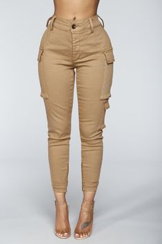 Tan Pants Outfit, Women Cargo Pants Outfit, Best Hiking Pants For Women, Best Hiking Pants, Tan Cargo Pants, Women Cargo Pants, Denim Cargo Pants, Cargo Pants Outfit, Tan Pants