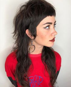 Dark yolandi cut Brunette Mullet, Hairstyle Latest, Pageboy Haircut, Micro Bangs, Long Shag Haircut, Modern Mullet, Fall Hair Cuts, Hair Brained