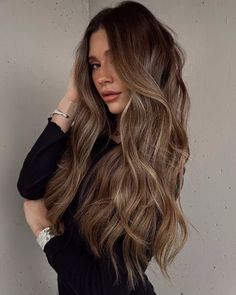 36 Dirty Blonde Hair Ideas for Different Skin Tones Dirty Blonde Hair Ideas, Blonde Light Brown Hair, Dirty Blonde Hair Color Ideas, Blonde Hair Ideas, Neutral Blonde, Going Blonde, Lighter Hair, Bright Hair Colors, Dirty Blonde Hair