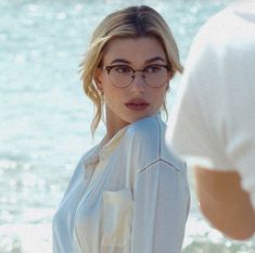 Bolon Eyewear, Glasses For Oval Faces, Hailey Rhode Baldwin, Classy Glasses, Chic Lifestyle, Glasses Inspiration, Fancy Glasses, Glasses Trends, Hailey Baldwin Style