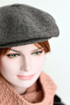 Shop premium quality mens and womens woolen newsboy hats made by us with great care and love in our handmade fashion design studio. ■ MADE TO ORDER: up to 3-5 business days from payment date (before shipping) ■ Size chart: see photo #2 ■ Size adjustable with invisible elastic band sewn in at back ■ Made of premium quality coat wool fabric of beautiful medium grey color ■ Lined with natural lining ■ Visor made of high quality flexible plastic ■ IMPORTANT: The hat's crown does NOT snap to its viso Wool Visor Hat For Winter, Winter Wool Visor Hat, Gray Winter Hat With Visor, Classic Winter Hat With Visor, Classic Winter Visor Hat, Classic Winter Cap, Classic Gray Beret For Winter, Winter Visor Beret, Classic Winter Beret