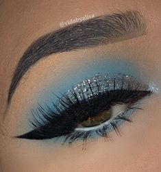 Makeup For Blue And Silver Dress, Makeup Looks Quinceanera Blue, Make Up Looks Blue Eyeshadow, Party Eyeshadow, Blue Colour Eye Makeup, Blue Eye Makeup Blue Eyes, Blue Makeup Ideas For Prom, Makeup Looks Light Blue, Hoco Makeup Ideas For Blue Dress