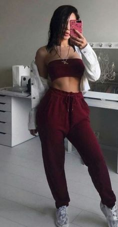 Top Spring Outfits, Instagram Baddie, Sweatpants Outfit, Trending Fashion Outfits, Teenager Outfits, Outfit Goals, Swag Outfits, Comfy Casual, Outfits Casuales