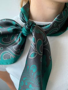 "Classic, low key and luxurious turquoise green paisley printed pure mulberry silk square scarf with size of 65 cm x 65 cm / 26 in x 26 in, one-sided quality print, soft, smooth and lustrous silk charmeuse, shines subtly, fabric breathable and skin friendly feels very comfortable to wear. Can style in different ways: you can wear this scarf as a soft neck scarf, as a head scarf, as a hair tie scarf, as a wrist scarf, as a handbag accessory, or style it any way you want with your own sense of cre Silk Hair Scarf, Hair Bag, Scarf Bag, Neck Scarf Tying, Silk Scarf Hair, Long Silk Scarf, Green Paisley, Square Silk Scarf, Tie Scarf